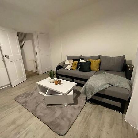 Beautiful 2 Bedroom On Tower Bridge London Exterior photo