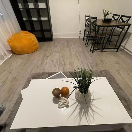 Beautiful 2 Bedroom On Tower Bridge London Exterior photo